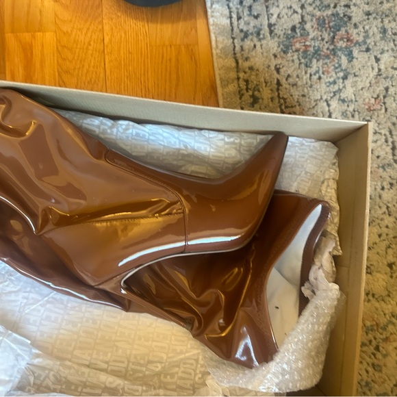 Thigh high patent leather boots - Picture 2 of 2